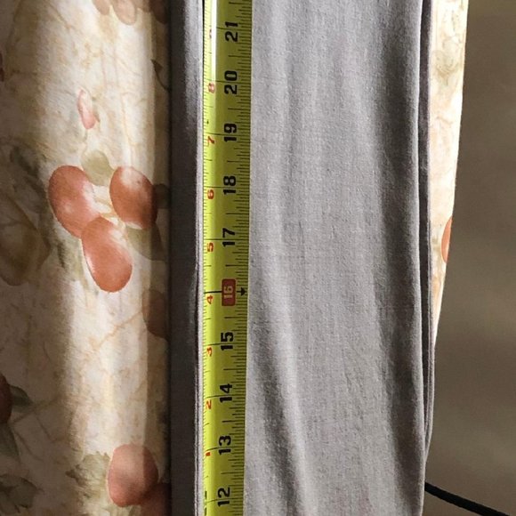 Ann Taylor, women's trousers, Size 6, Taupe - Picture 3 of 4